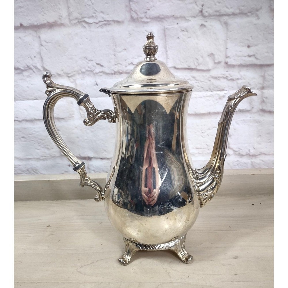 WM Rogers 900 Silver Plate Pineapple Finial Footed Coffee Teapot Hinged Lid